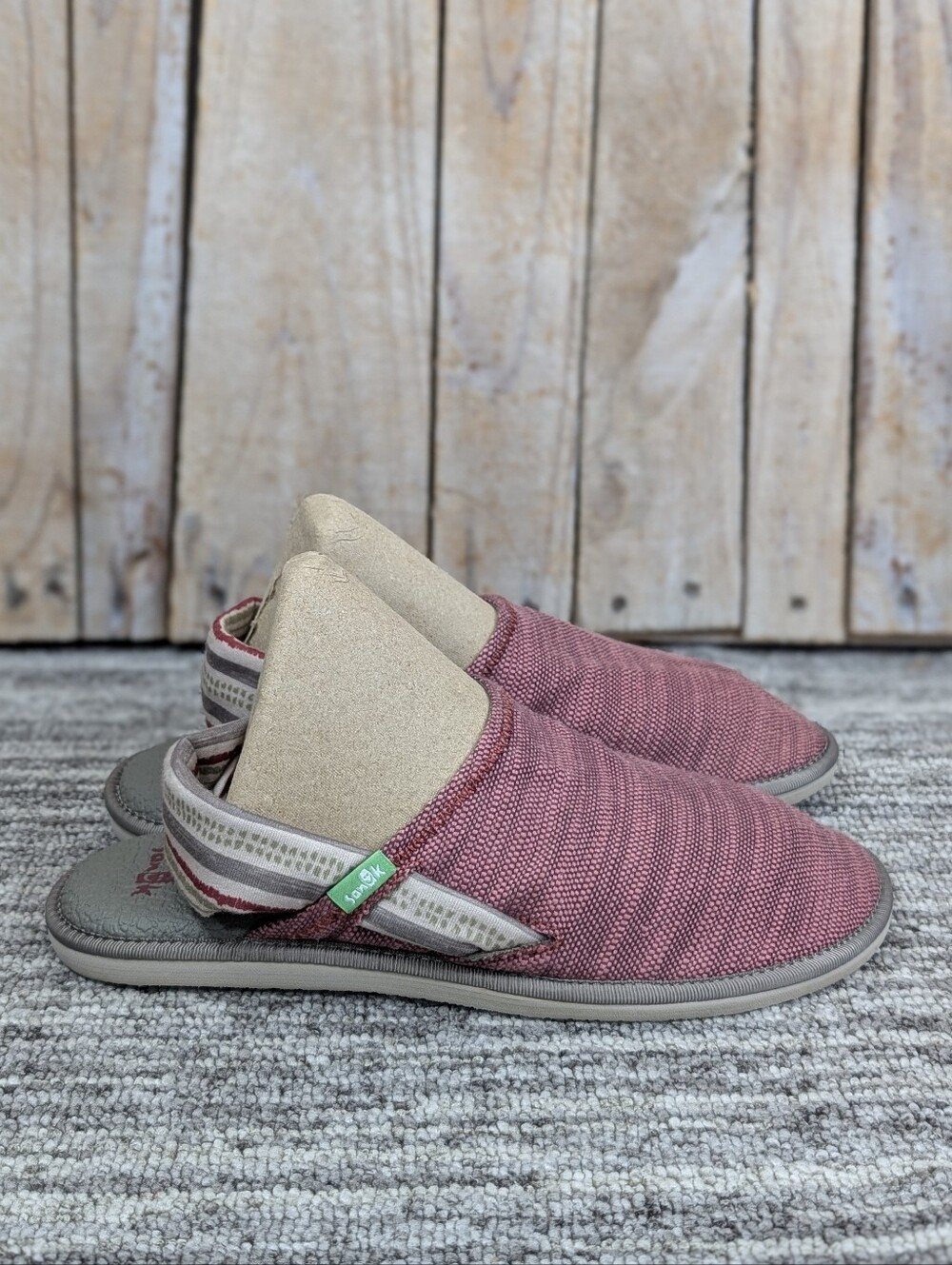 Sanuk: Yoga Sling Cruz Prints - Gray/Red - Size 6